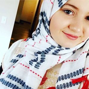 Meet your Posher, Genessa